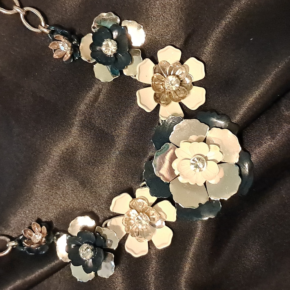 Floral Statement Necklace. Navy Blue, White & Silver w Matching Earrings